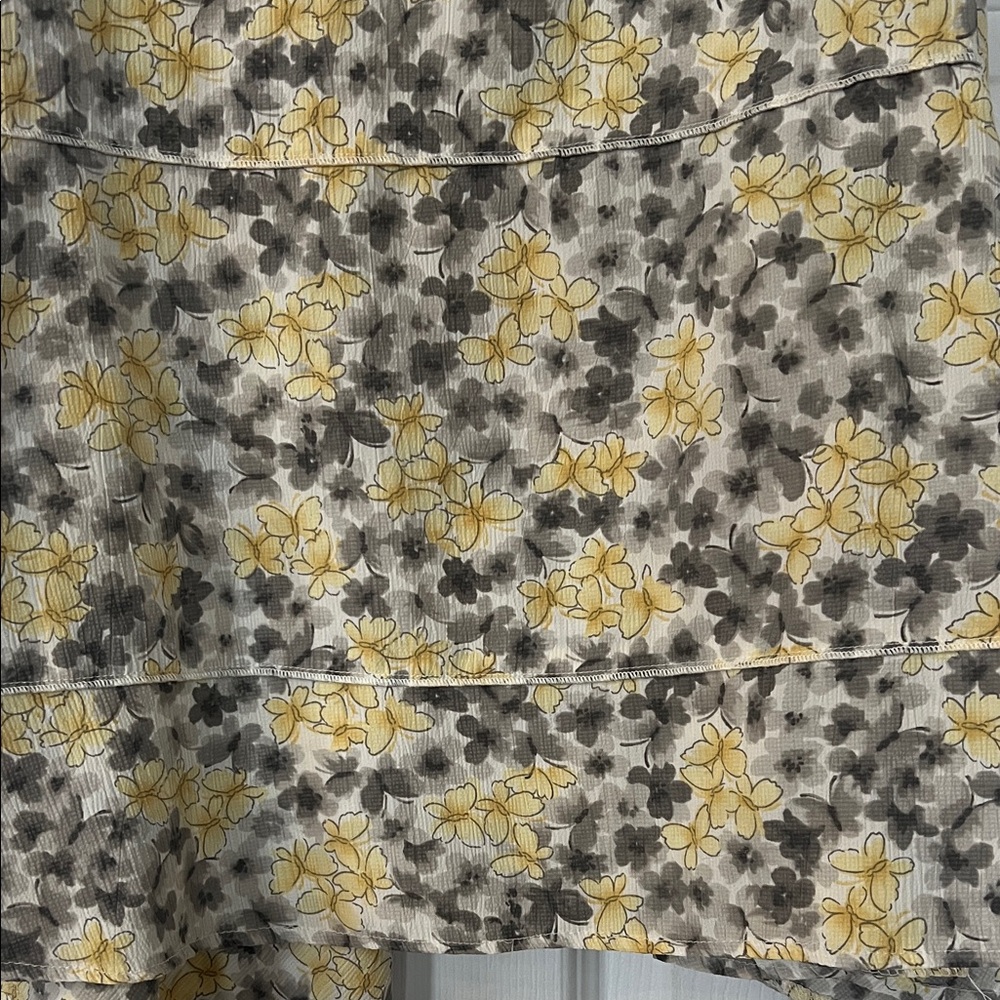 🌷6/$20🌷 Alfred Dunner Yellow and Gray Floral High-Low Skirt - Picture 2 of 5
